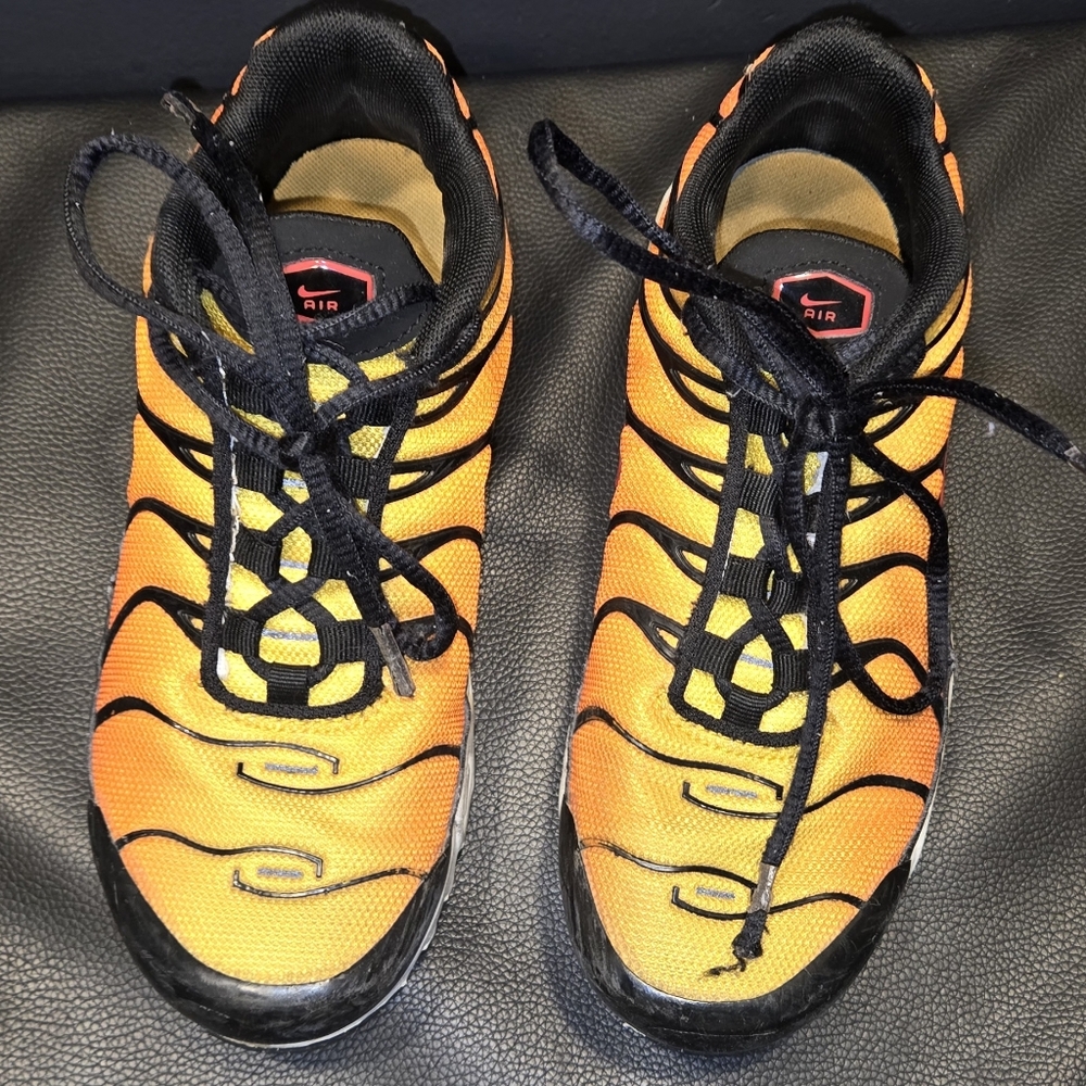 Nike Kids Orange and Black Sneakers